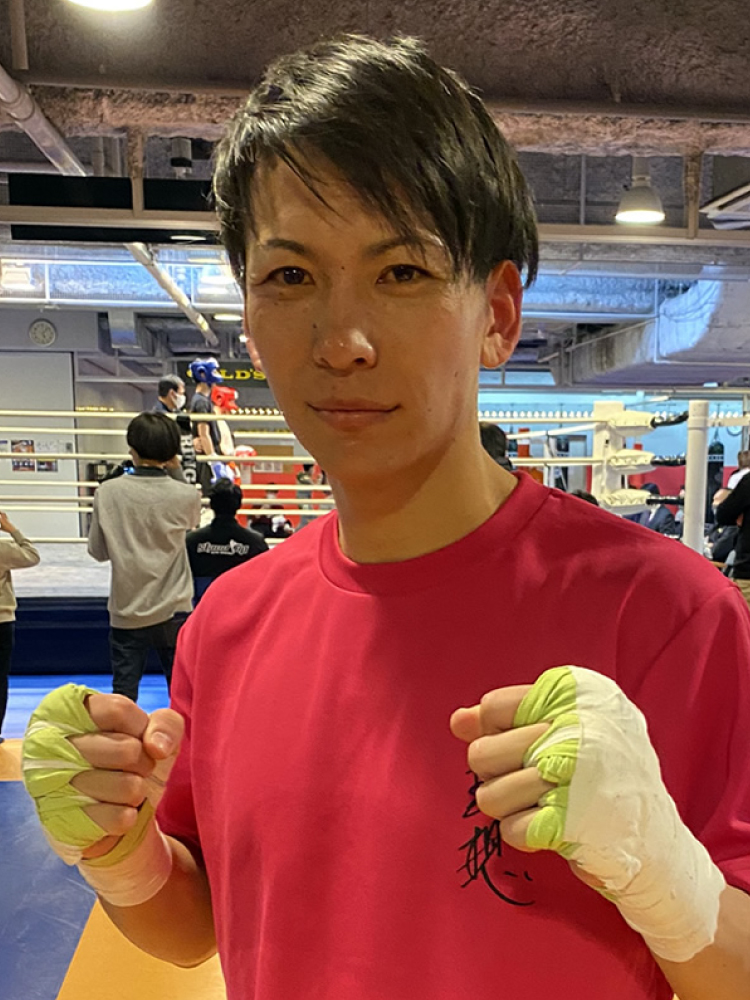 平子　利幸